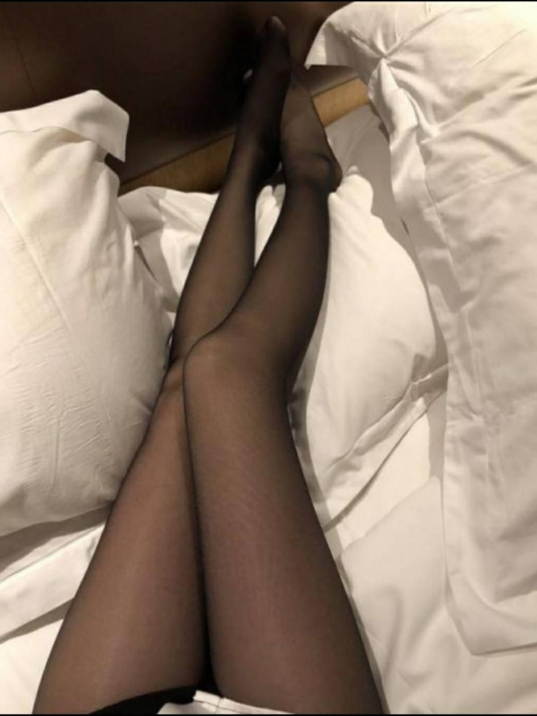 前凸后翘性感Sao妹